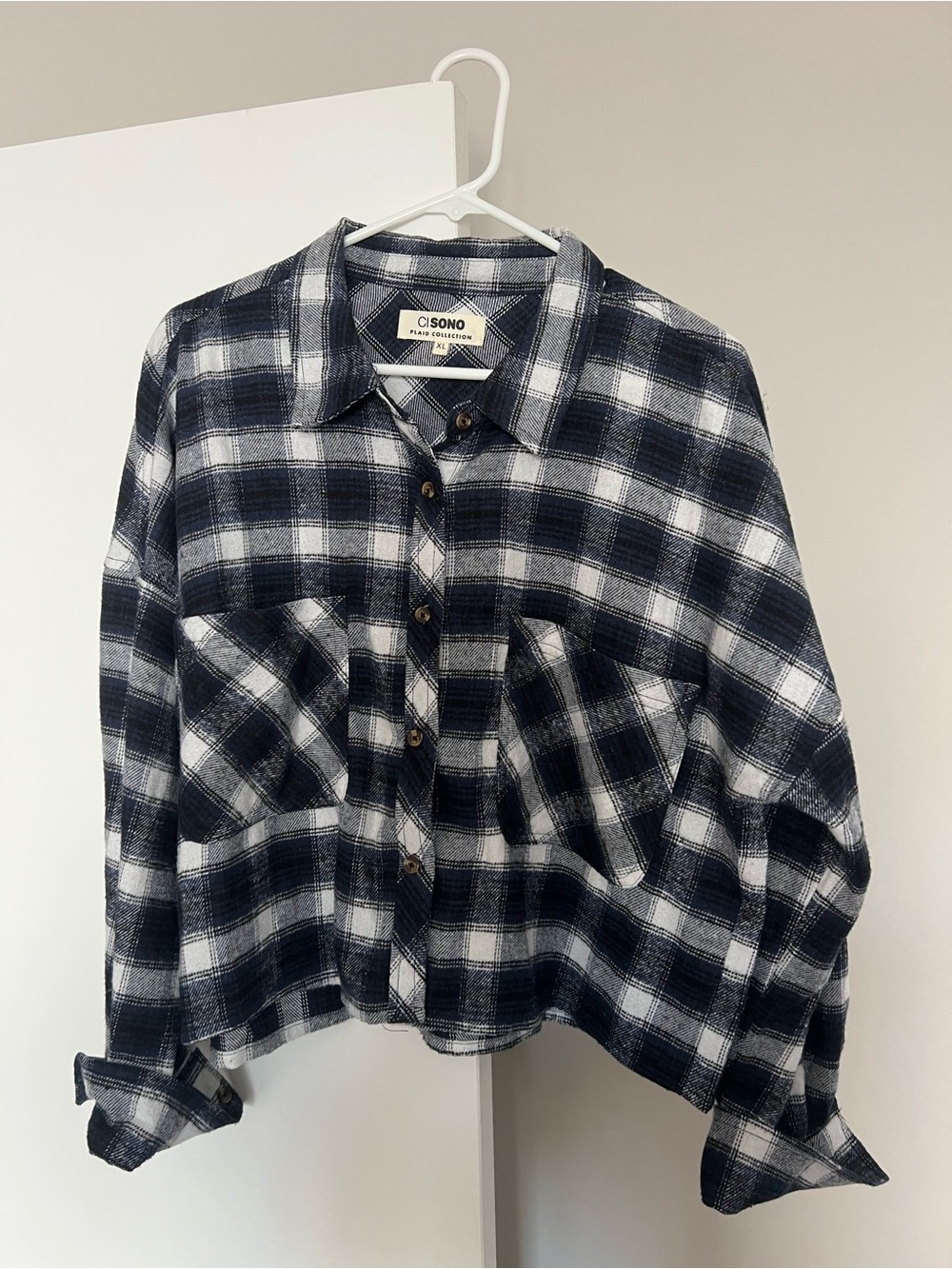 Cisono cropped Navy and White Plaid flannel
